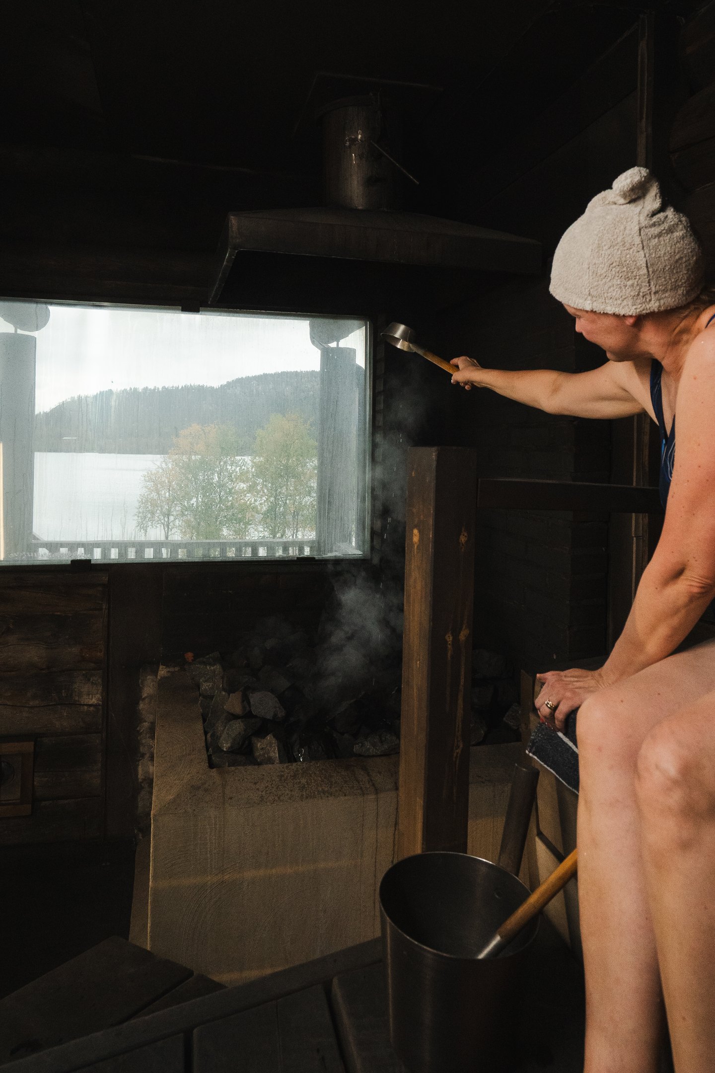 Perinteinen suomalainen savusaunaelämys /Authentic Finnish smoke sauna experience